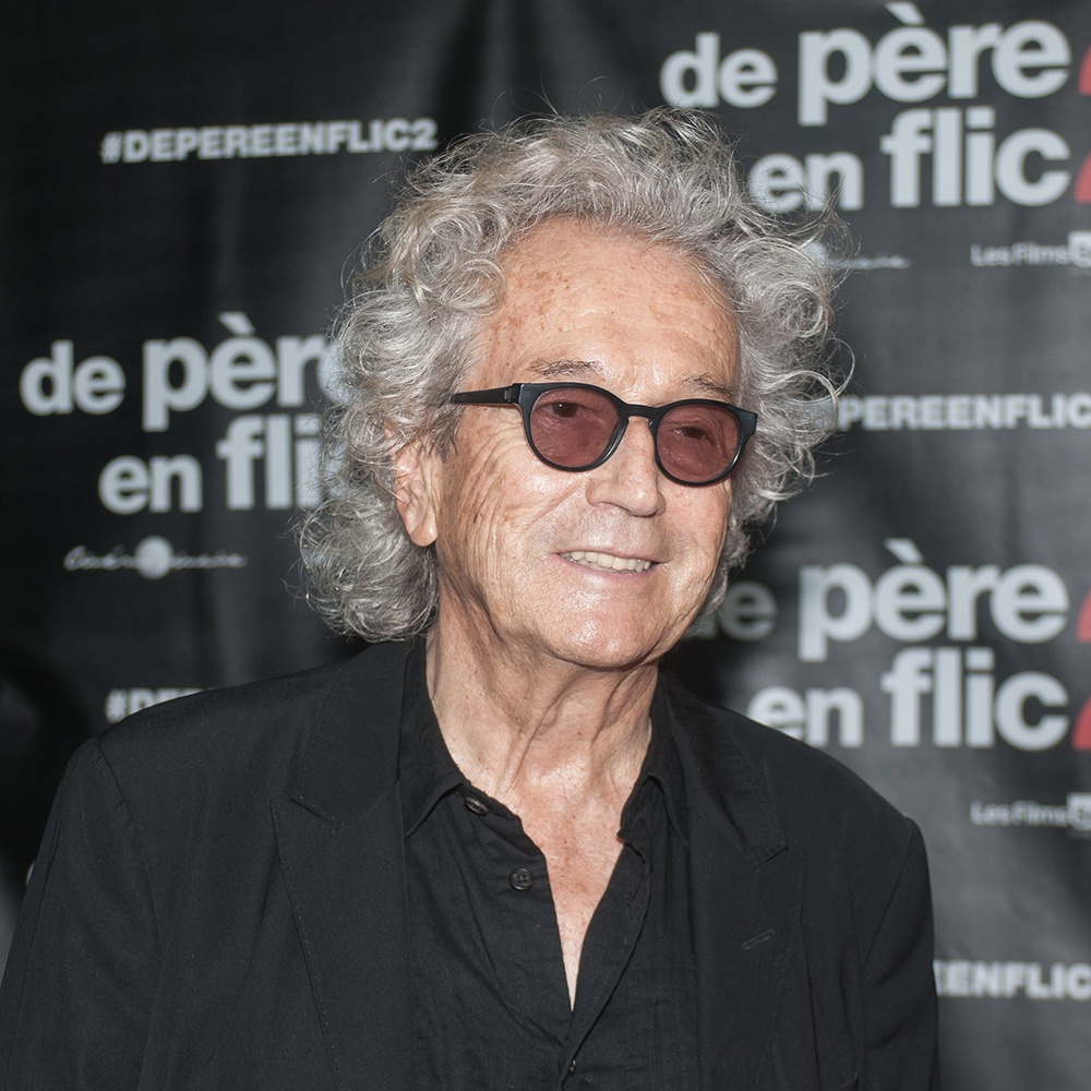 Sur le tapis rouge du film De père en flic 2