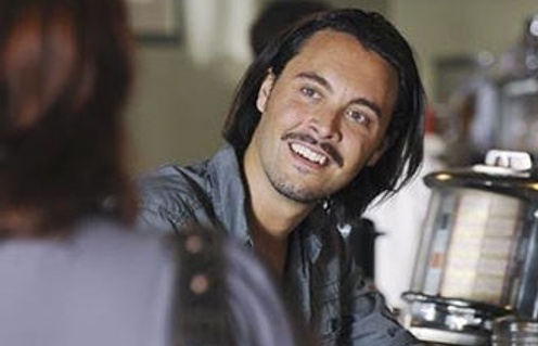 Jack Huston dans Eastwick