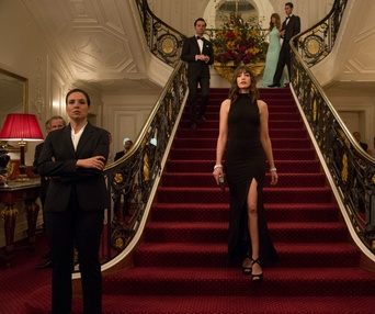 Une scène du film The Hustle