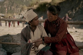 Une scène du film Kalo Pothi, un village au Népal