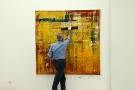 Une scène du film Gerhard Richter Painting