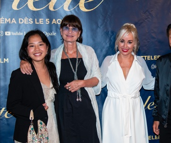 Sur le tapis rouge du film Arlette