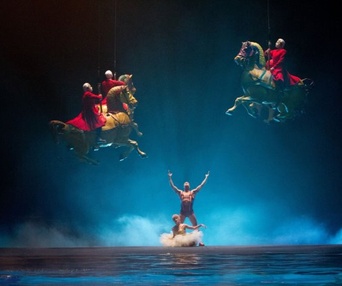 Une scène du film Cirque du Soleil: Worlds Away