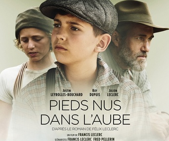 Affiche du film Pieds nus dans l'aube