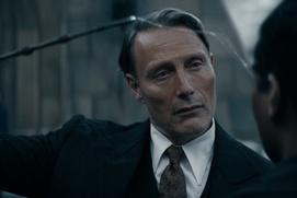 Une scène du film Fantastic Beasts: The Secrets of Dumbledore Une scène du film Fantastic Beasts: The Secrets of Dumbledore