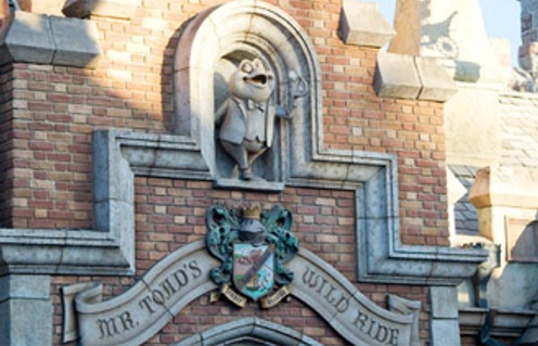 Facade de l'attraction Mr. Toad's Wild Ride à Disneyland
