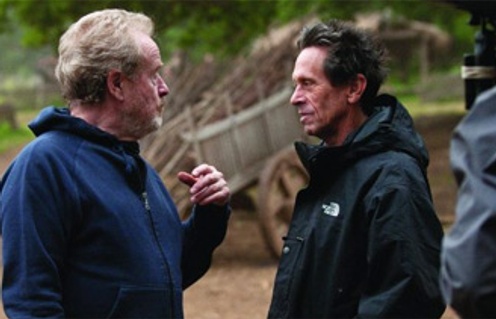 Ridley Scott et Brian Grazer (à droite) sur le plateau du film Robin Hood