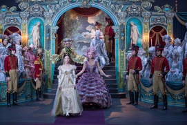 Une scène du film The Nutcracker and the Four Realms Une scène du film The Nutcracker and the Four Realms