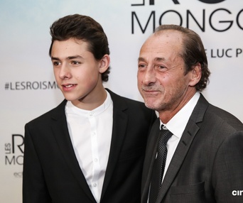 Sur le tapis rouge du film Les rois mongols