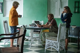 Une scène du film Nyad Une scène du film Nyad