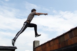 Une scène du film Tracers