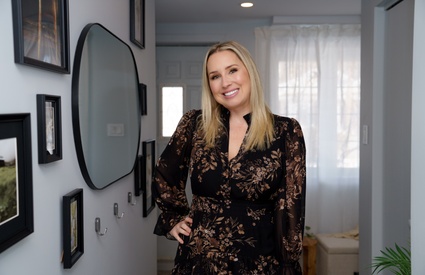 Image de l'article Maïka Desnoyers réagit au commentaire déplacé d'une internaute sur son couple