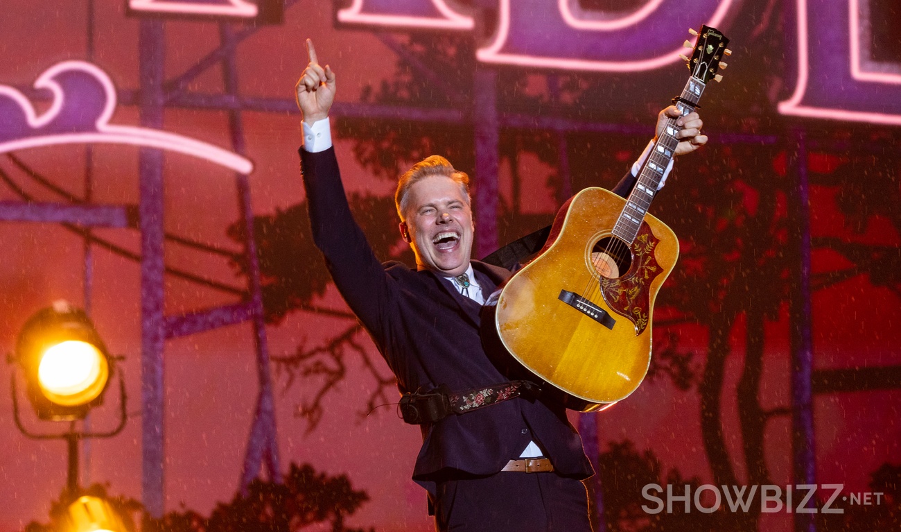 Image de l'article Salebarbes fait un pied de nez à la pluie pour la soirée carte blanche du Festival d'été de Québec
