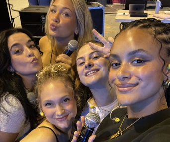 Katrine, Zoey, Victoria, Mia et Romie
