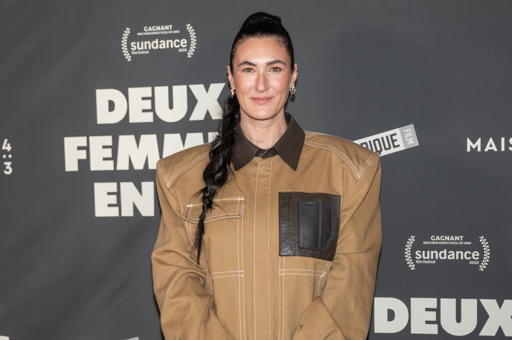 Tapis rouge de Deux femmes en or