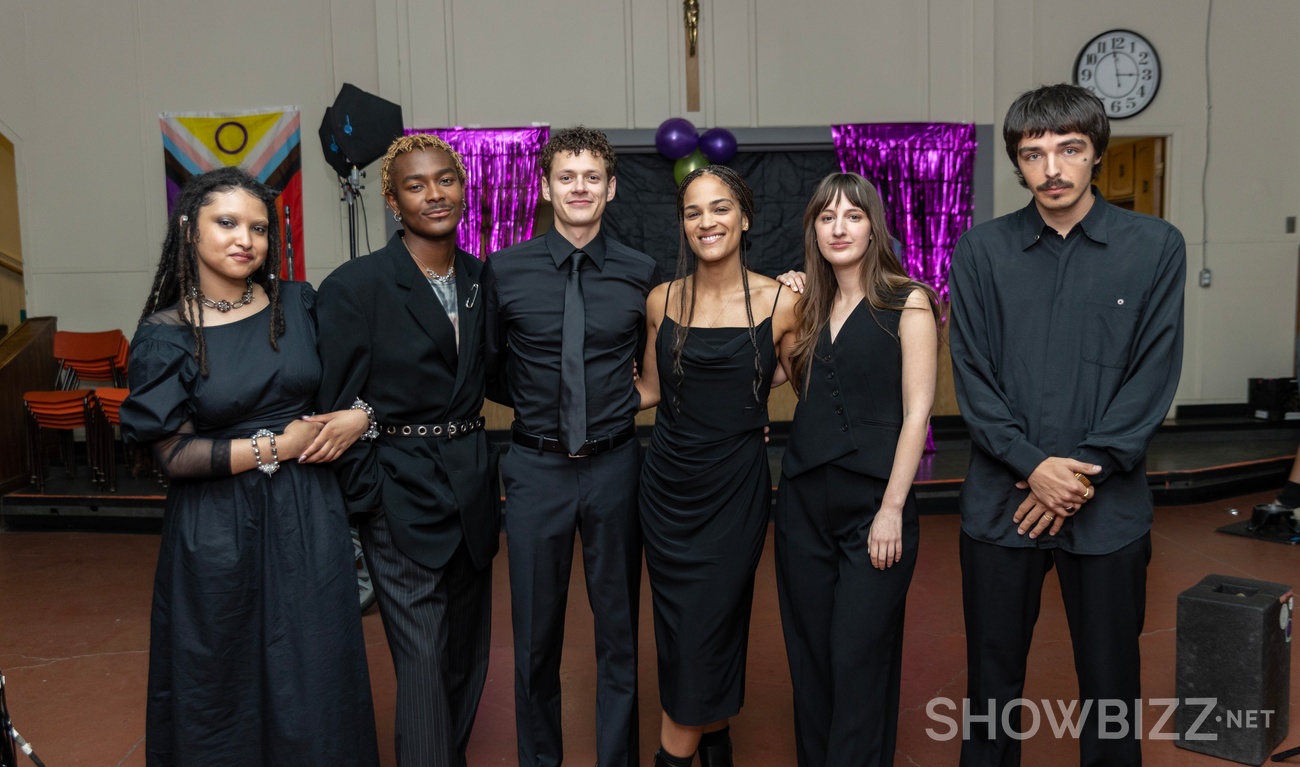 Image de l'article On vous amène sur le plateau de la nouvelle série de Crave, «Ils vécurent heureux »