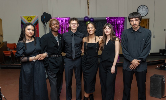 Image de l'article On vous amène sur le plateau de la nouvelle série de Crave, «Ils vécurent heureux »