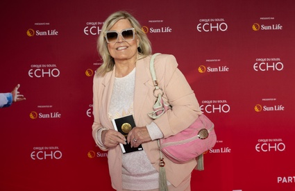 Image de l'article « Bonsoir bonsoir» : Michèle Richard offre un cadeau à Jean-Sébastien Girard