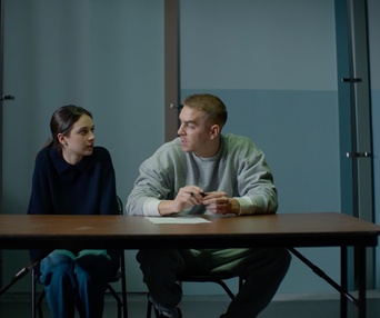 Cassandra Latreille et Antoine Pilon dans le film La bénévole