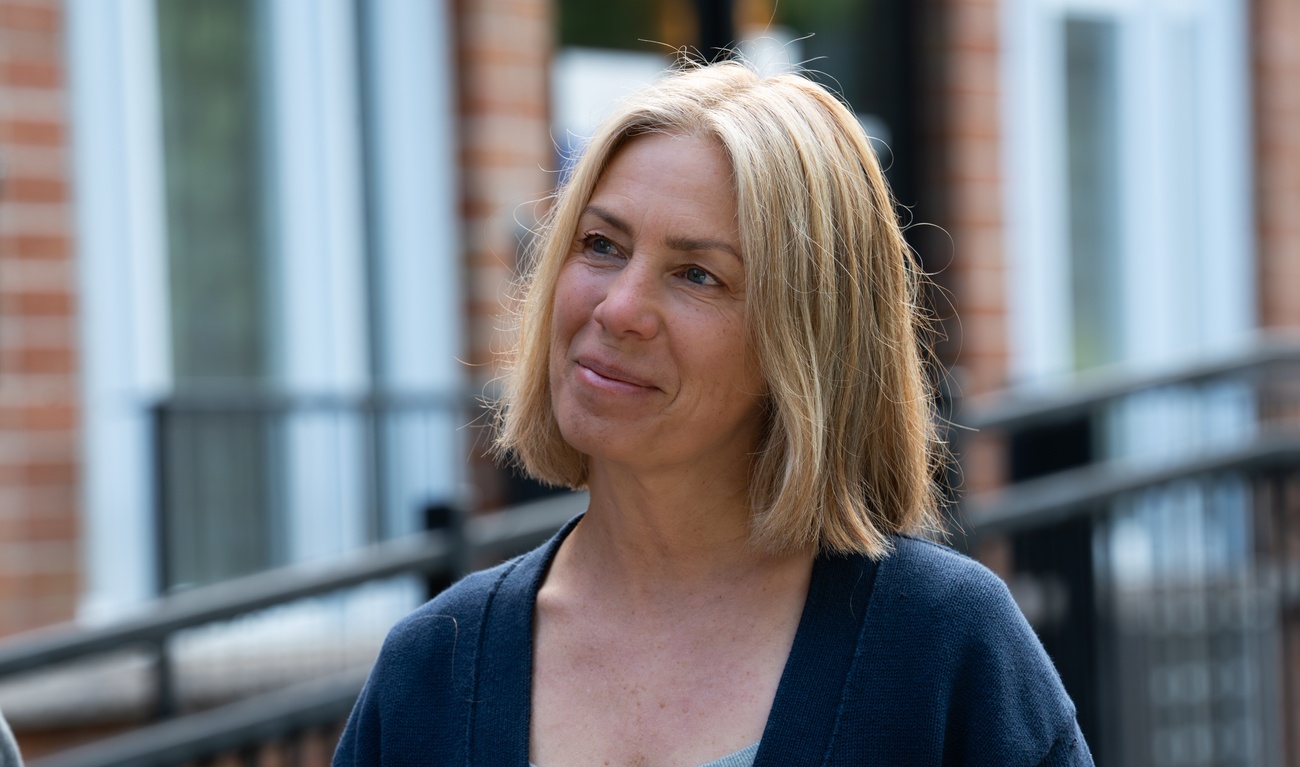 Image de l'article « Sur le fil» surprend et émeut : Pascale Renaud-Hébert frappe encore dans le mille