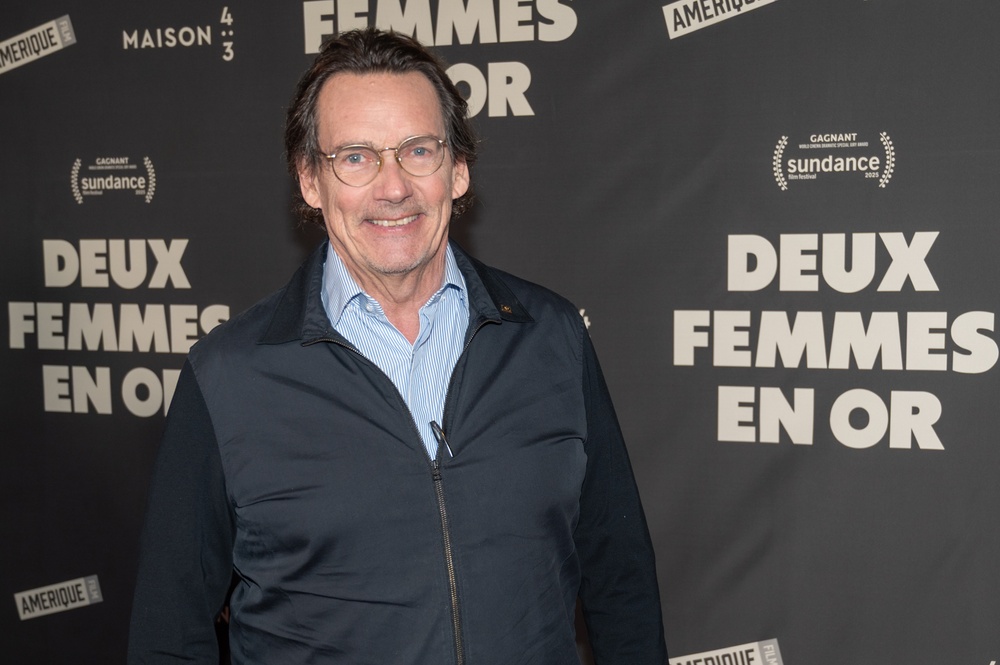 Tapis rouge de Deux femmes en or