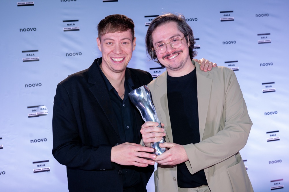 L'équipe du film Vil & Misérable, récipiendaire du prix Meilleur premier film