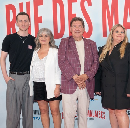 PHOTOS : Rémy Girard, Guylaine Tremblay et de nombreuses vedettes réunies sur le tapis rouge de 125, rue des Malaises