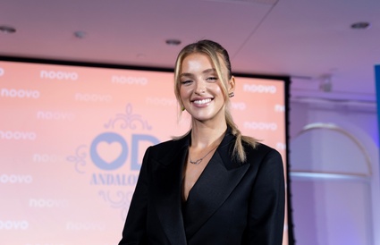 Image de l'article La fille d'Alicia Moffet, Billie Lou, vole la vedette lors de son premier tapis rouge