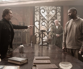 Denzel Washington et Gary Oldman dans le film The Book of Eli