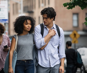 Une scène du film The Sun Is Also a Star