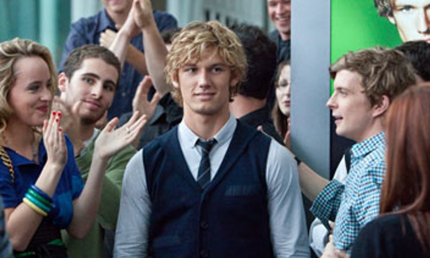 Alex Pettyfer incarnera un danseur nu