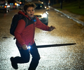 Une scène du film The Kid Who Would Be King