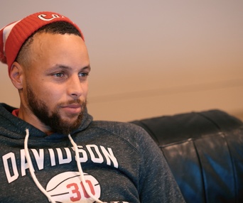 Une scène du film Stephen Curry: Underrated