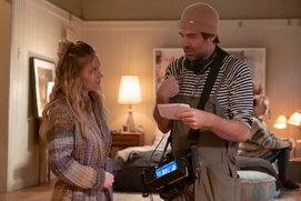 Une scène du film The Voyeurs