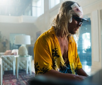Une scène du film The Beach Bum