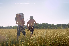 Une scène du film The Kings of Summer Une scène du film The Kings of Summer