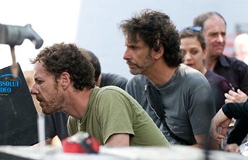 Ethan Coen et Joel Coen sur le plateau de True Grit