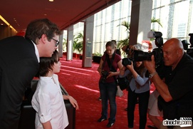 Sur le tapis rouge de L'enfant prodige
