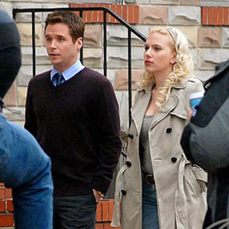 Scarlett Johansson et Kevin Connolly lors du tournage de He's Just Not That Into You