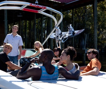 Une scène du film Shark Night 3D