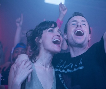 Une scène du film I Give It a Year