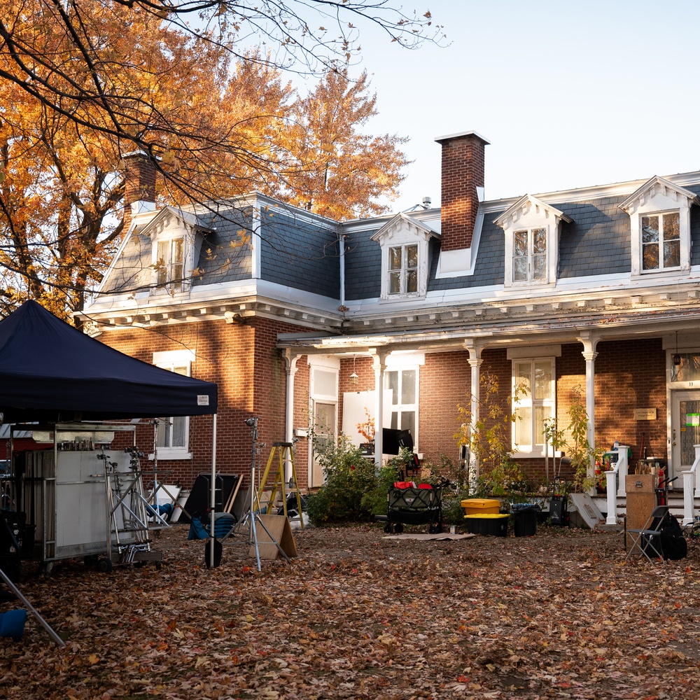 Visite de plateau du film Hantée d'India Desjardins