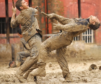 Une scène du film The Raid 2
