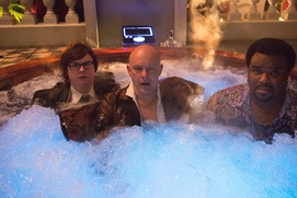 Une scène du film Hot Tub Time Machine 2 Une scène du film Hot Tub Time Machine 2
