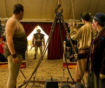 Une scène du film Louis Cyr : L'homme le plus fort au monde