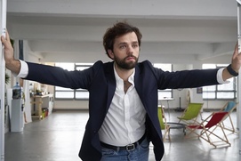 Une scène du film Les 2 Alfred Une scène du film Les 2 Alfred