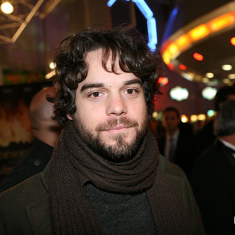 Pierre-Luc Brillant sur la tapis rouge de la soirée bénéfice pour les Rendez-vous du Cinéma Québécois.