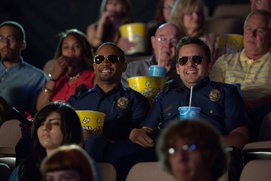 Une scène du film Let's Be Cops Une scène du film Let's Be Cops