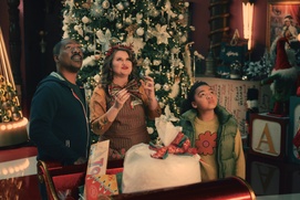 Une scène du film Candy Cane Lane