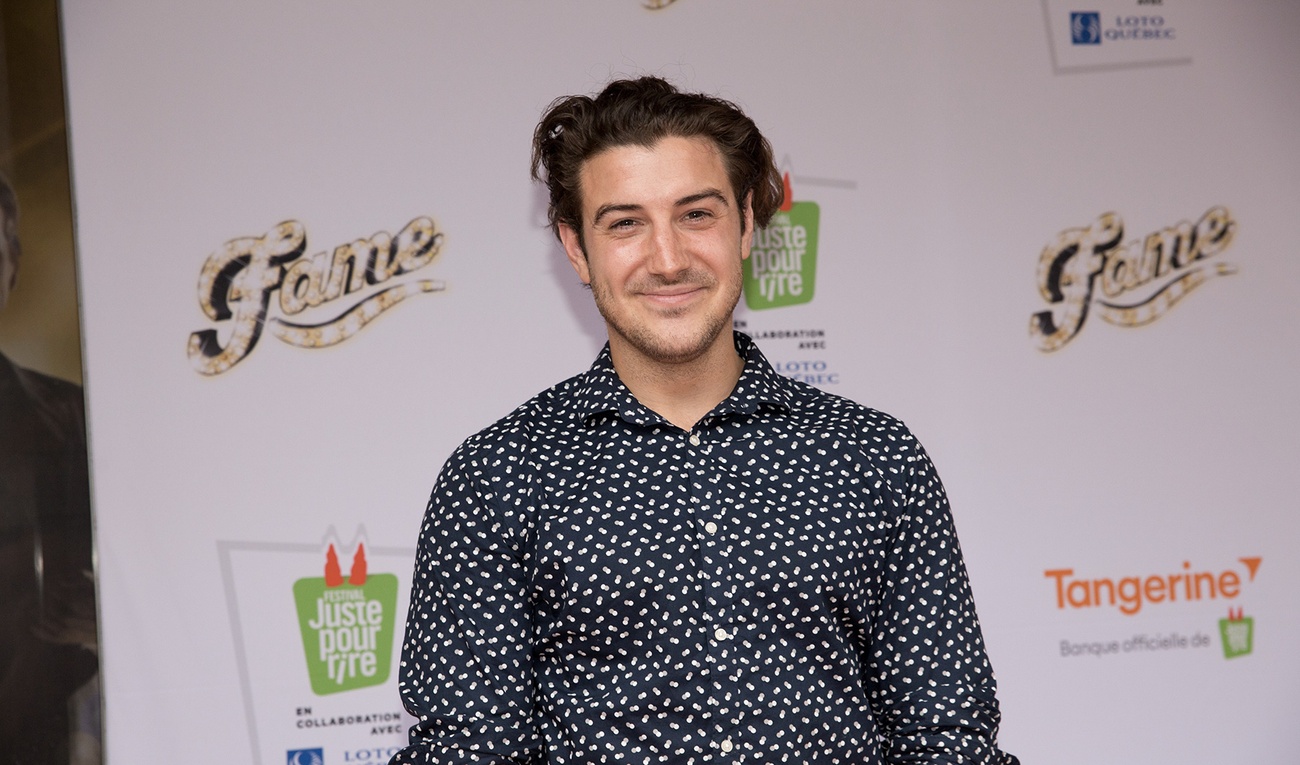 Adamo critique sa célébrité dans un nouveau vidéoclip de Gros Big